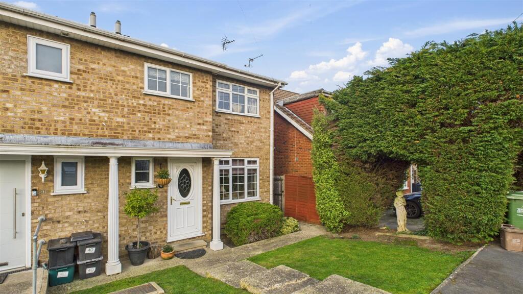 3-bed terraced on Grovedale Close, Cheshunt, £490,000
