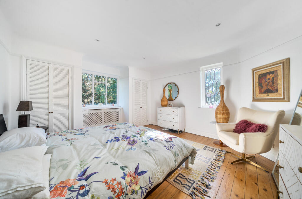 House in London, Red Hill, Elmstead - More