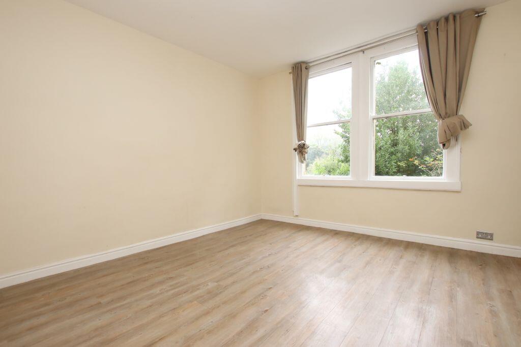 Apartment in Bath, Walcot - View 4