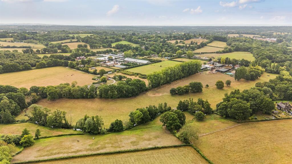 Main image of property: Long Acres Farm, Wangfield Lane, Curdridge, Southampton