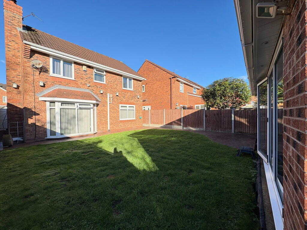 Satinwood Crescent, Melling photo 4