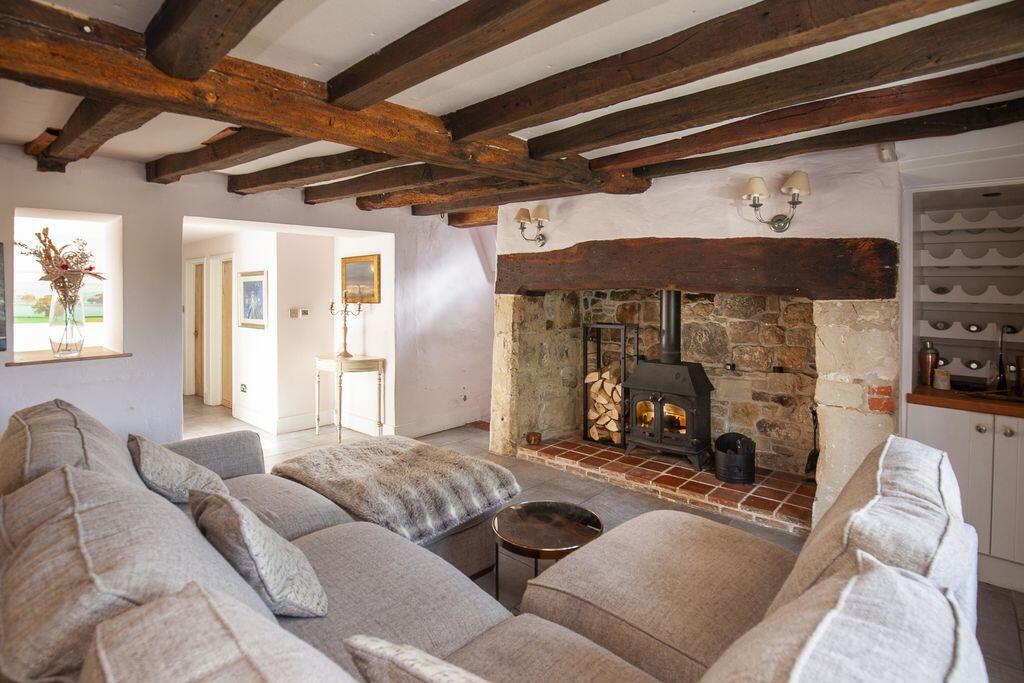 House in Tisbury - More
