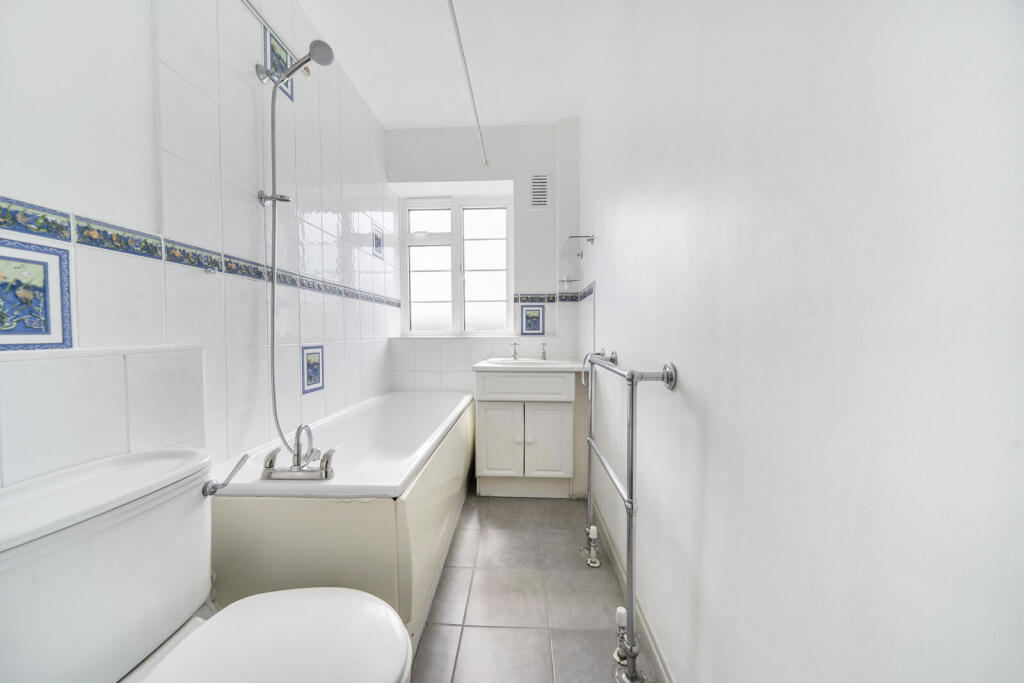 Apartment in London - View 3