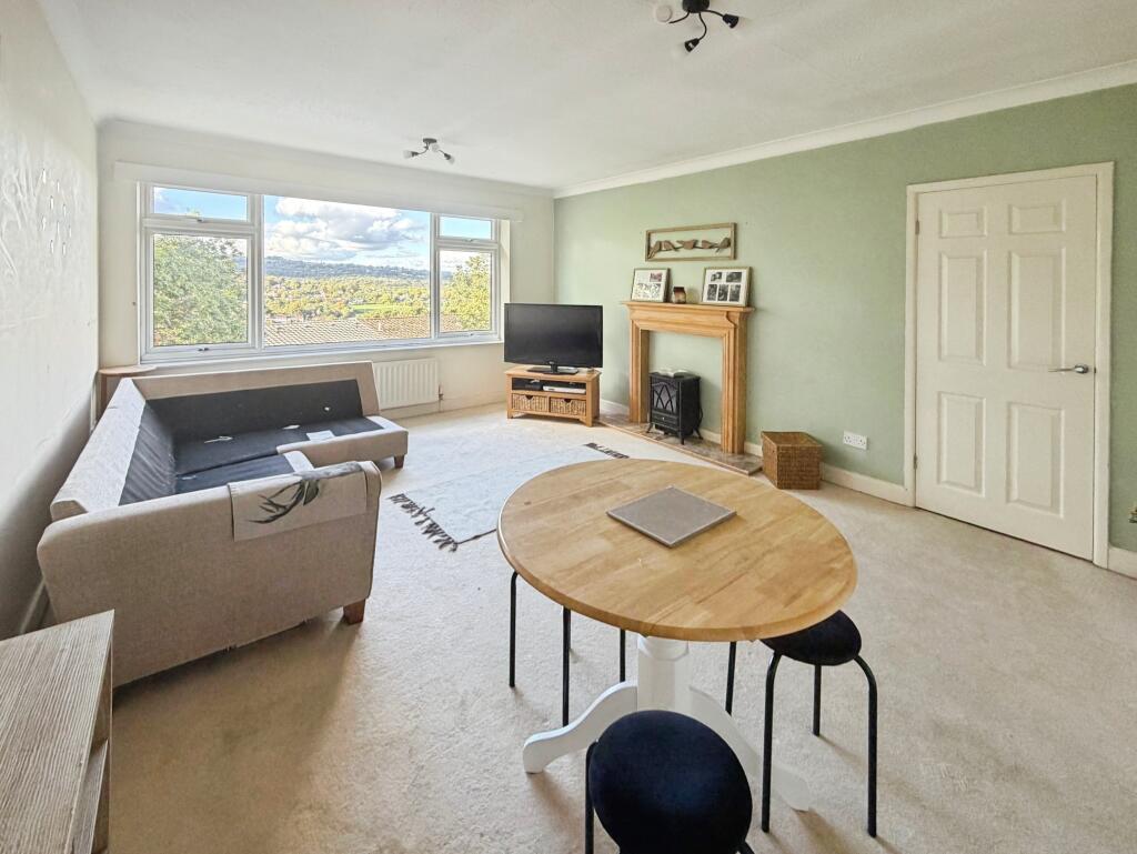 Apartment in Sheffield, Totley Rise, Bradway - View 4