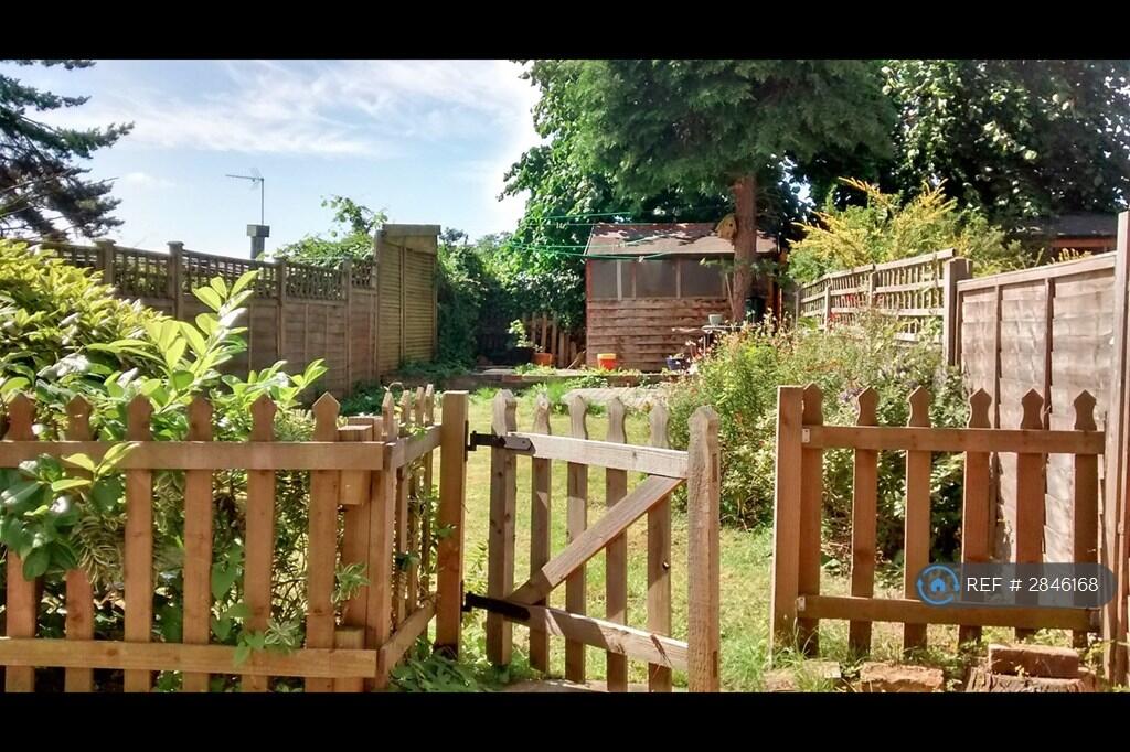 Main image of property: Holly Park Road, London, N11