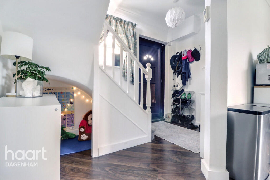 House in London - View 5