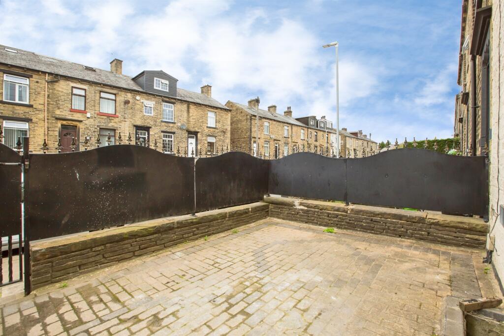 House in Calderdale, West Yorkshire - View 2