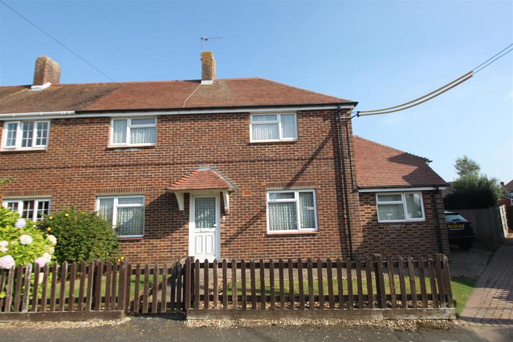 Main image of property: Priory Road, Netley Abbey, Southampton, SO31 5EH