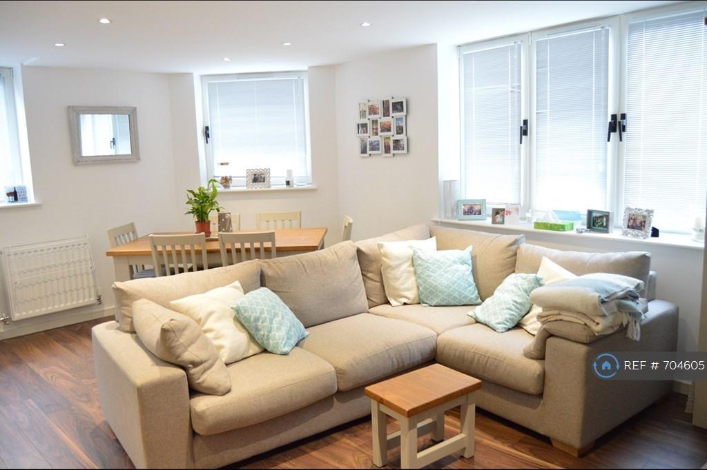 Apartment in St Albans, Townsend - View 2