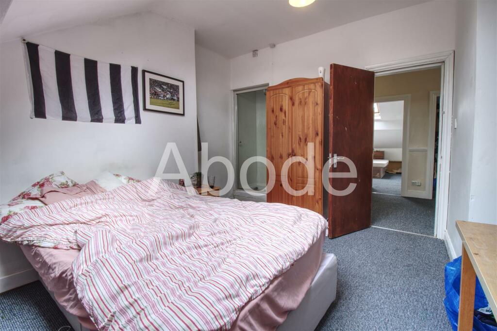 8 bedroom house for rent