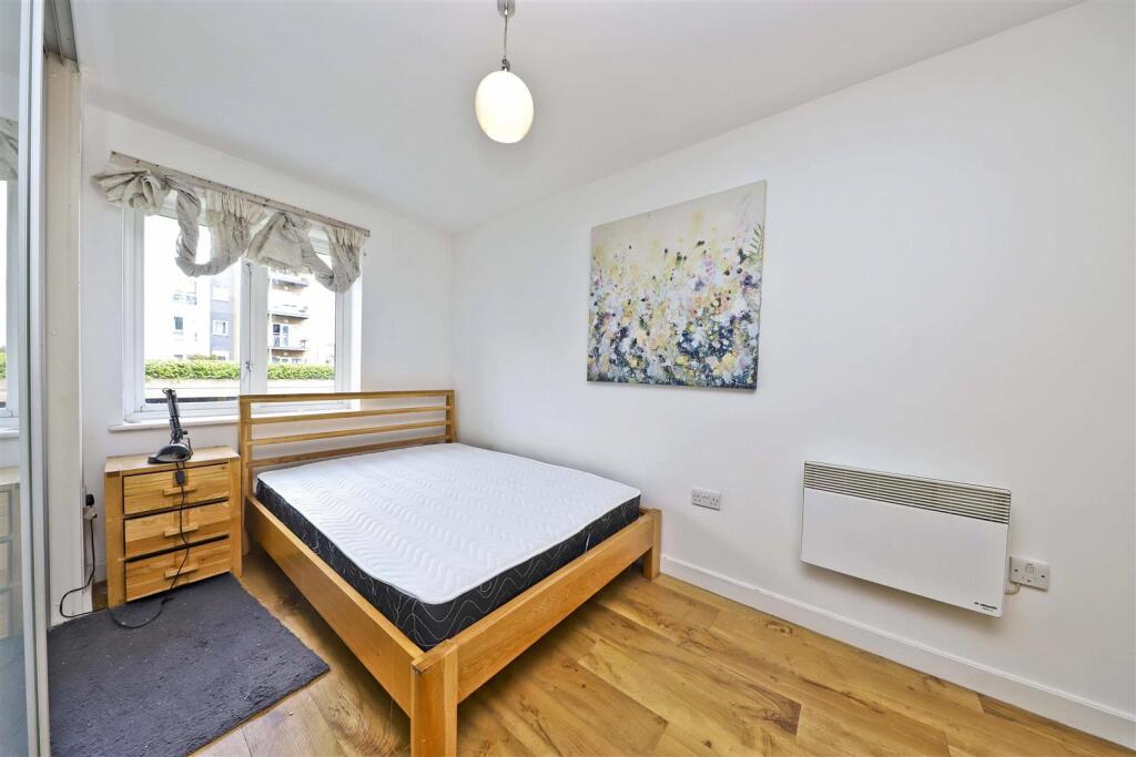 Apartment in Southall - View 5