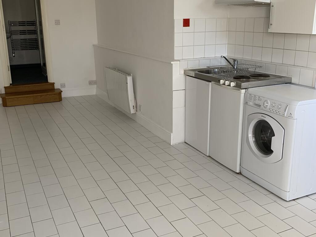 Apartment in Brighton - View 3