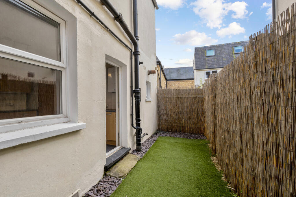 Apartment in London - More