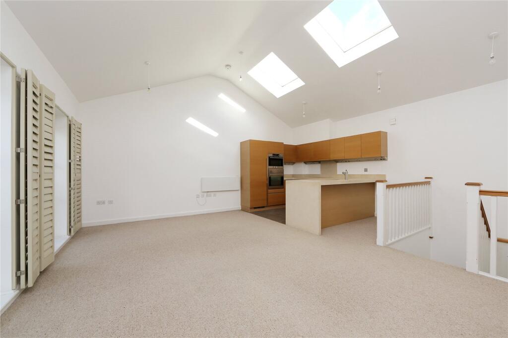 2 bedroom mews property for rent