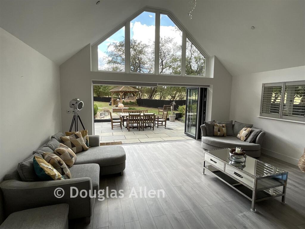 House in Enfield - View 4