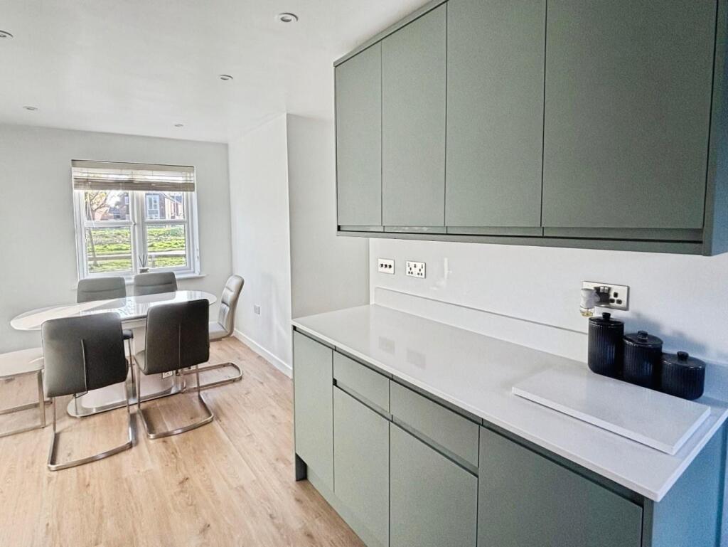 Rochester Close, Meon Vale - View 3