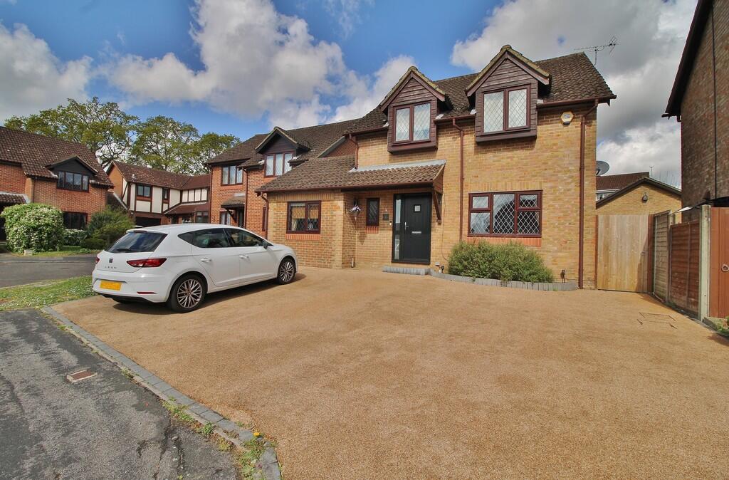 Main image of property: Hitherwood Close, Waterlooville