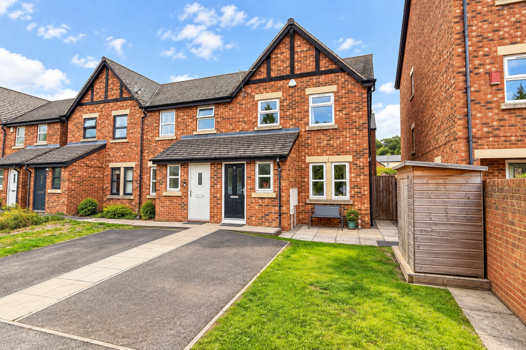 Main image of property: Latimer Close, Guiseley, Leeds, LS20 9PT