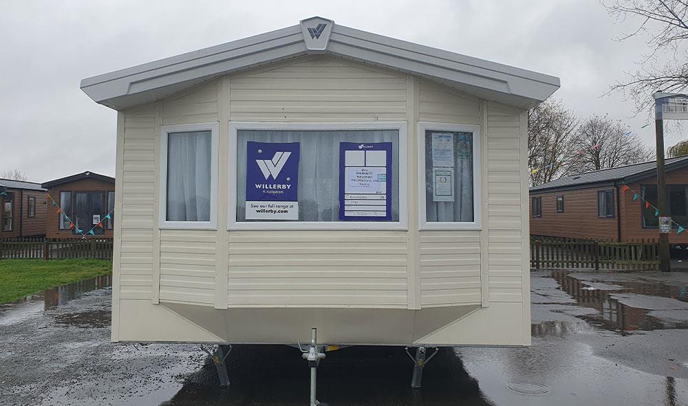 2-bed caravan on Pettaugh Road, Stonham Aspal, Stowmarket, £59,995