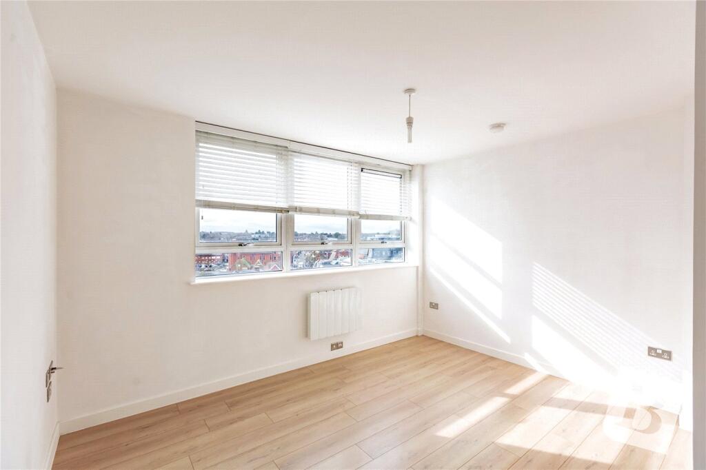 Apartment in Chelmsford - View 4