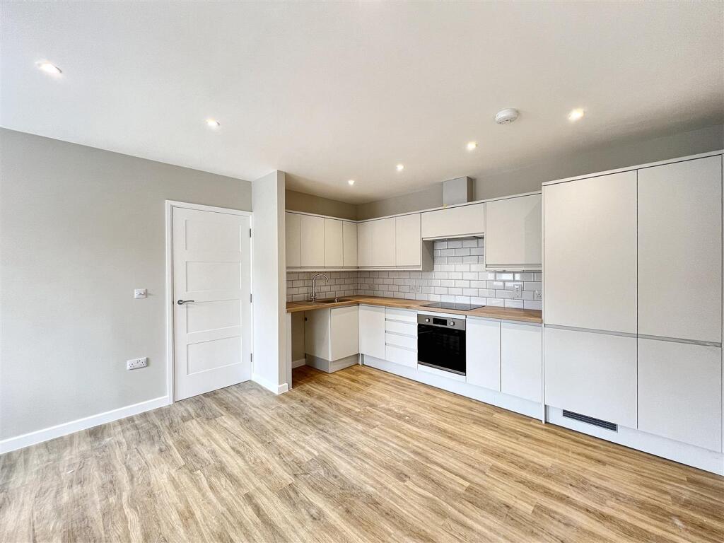 Apartment in Wellingborough, North Northamptonshire - More