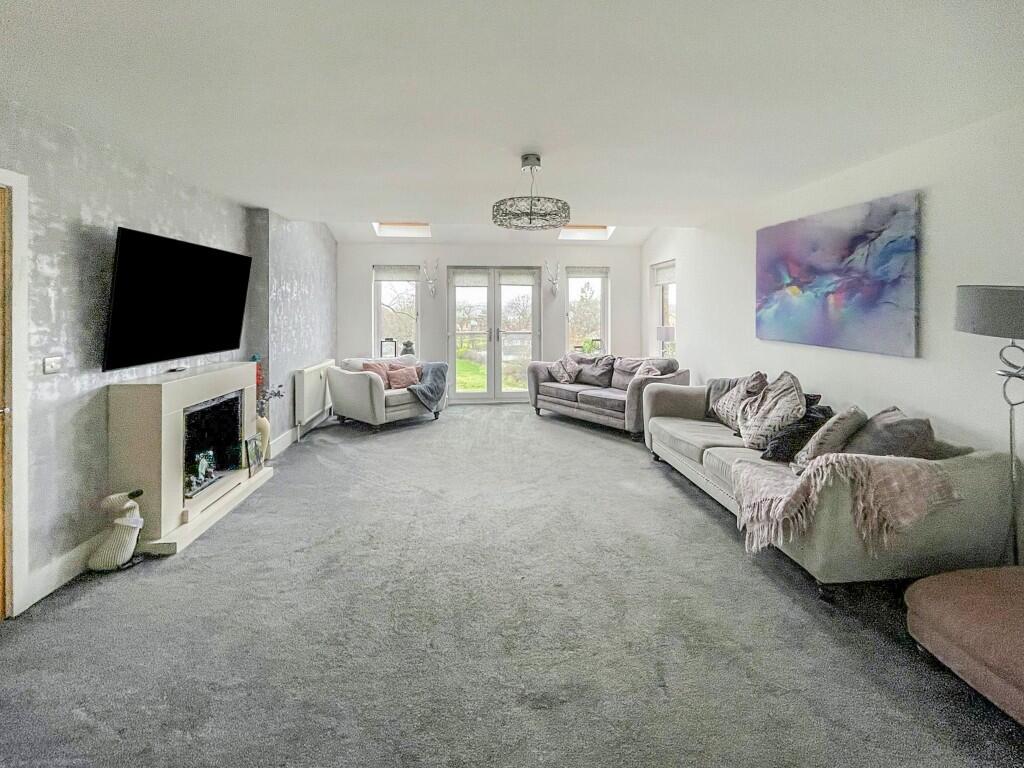 Woodsome Avenue, Mirfield, West Yorkshire, WF14 photo 3