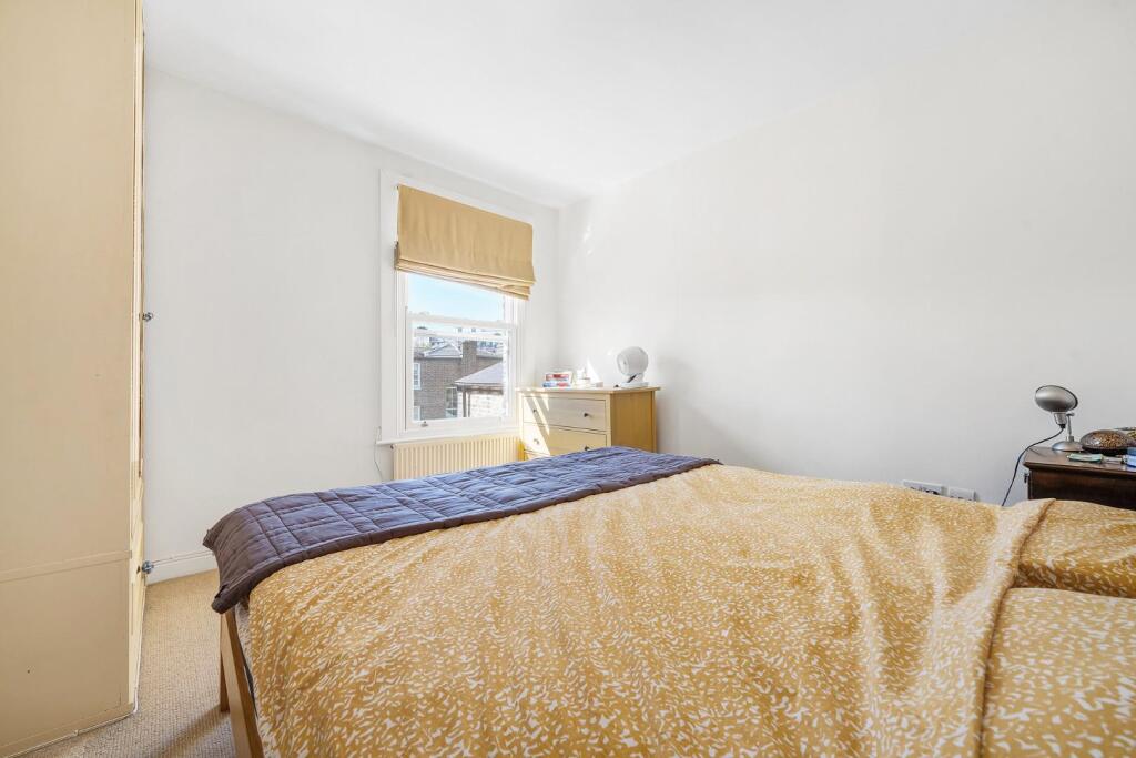 Apartment in London - More