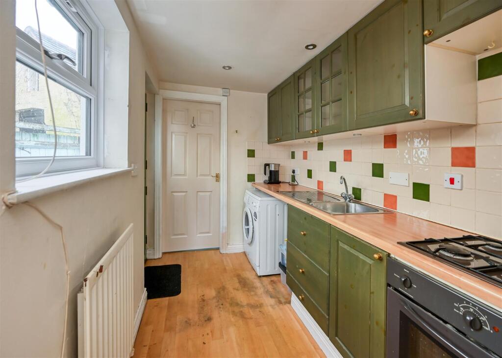 House in Wolverhampton, Tettenhall - View 5