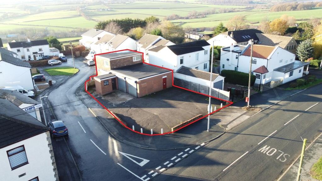 Main image of property: Nursery Garage, 189 Batley Road, Kirkhamgate, Wakefield, WF2 0SH