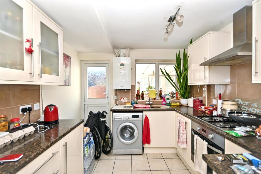Great Cliffe Road, Eastbourne photo 3