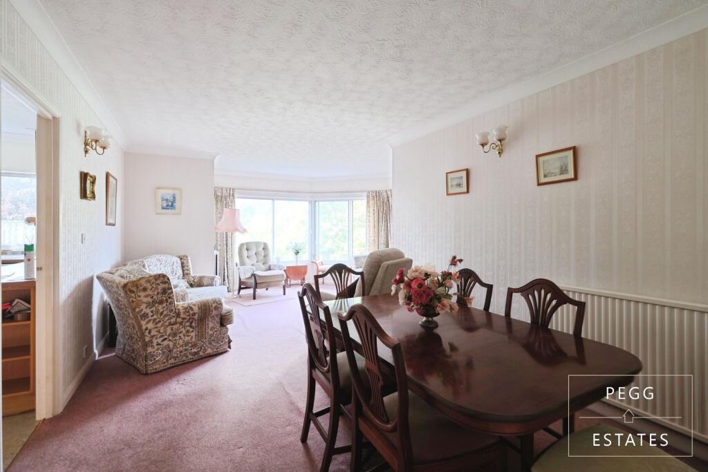 Apartment in Torquay, Torbay - More