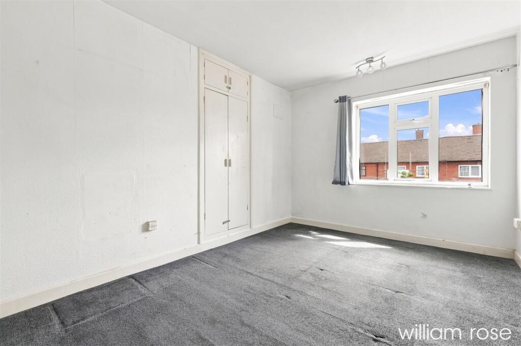 Apartment in Ilford - View 5