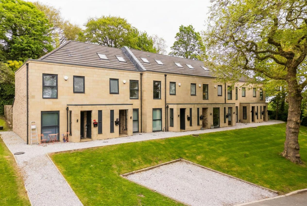 Main image of property: Cliff Oaks, Fawcett Lane, Wortley, Leeds