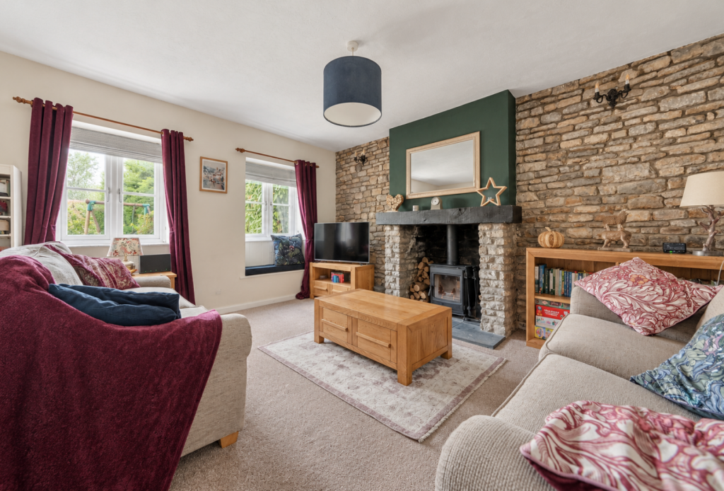 Main image of property: Riding Barn Hill, Wick, Bristol, Gloucestershire, BS30