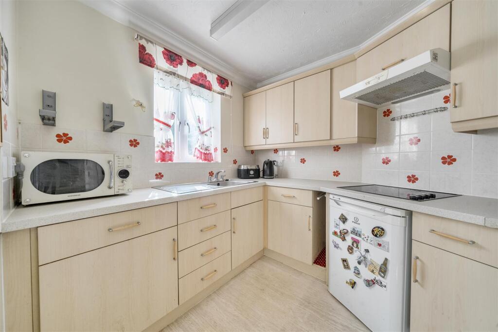 Apartment in Portsmouth - More