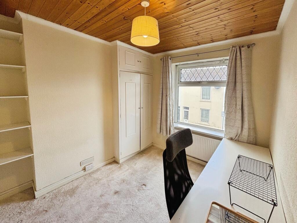 House in Cardiff, Cathays - More