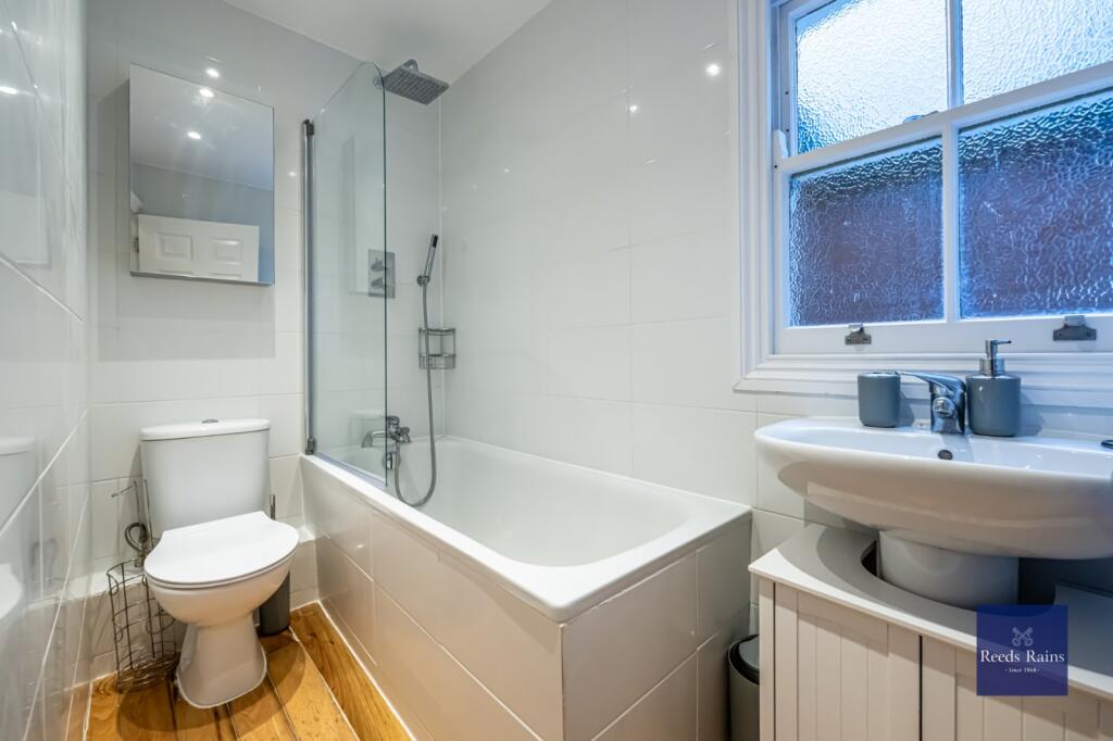 Apartment in London - More