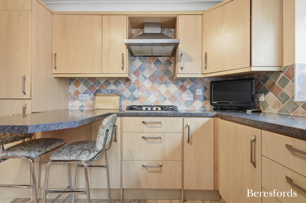 Arnolds Avenue, Hutton, CM13 - View 5