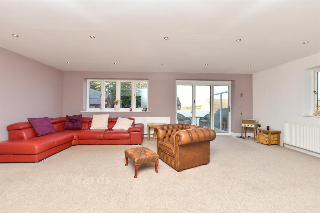 Waverley Avenue, Minster-On-Sea, Kent photo 2