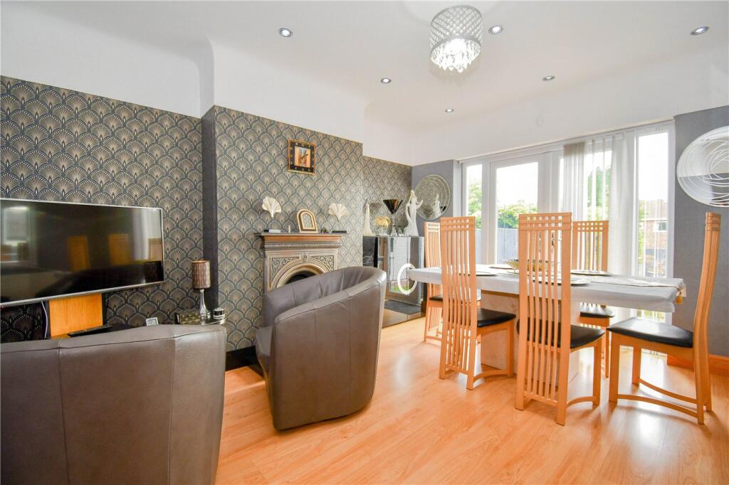 House in Wirral, Liverpool City Region - View 3