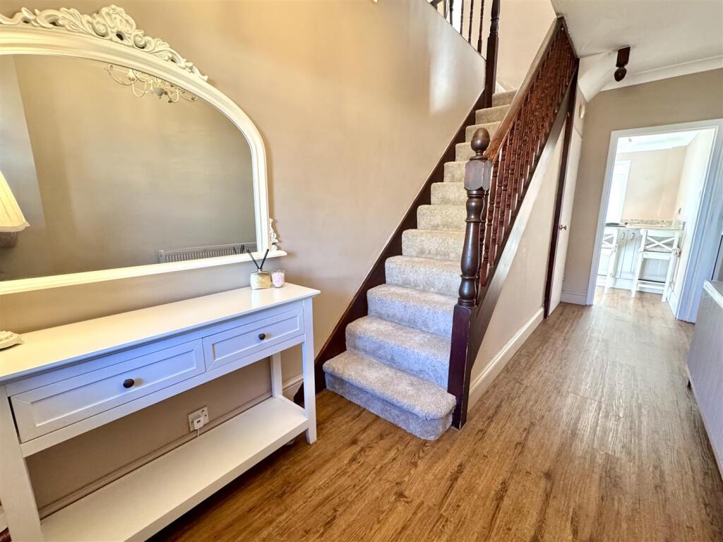House in London, West Heath - View 5