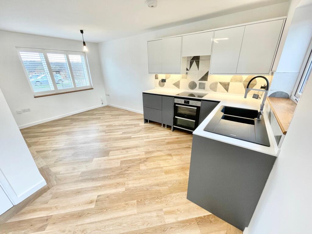 House in Northampton NN5, Duston - View 2