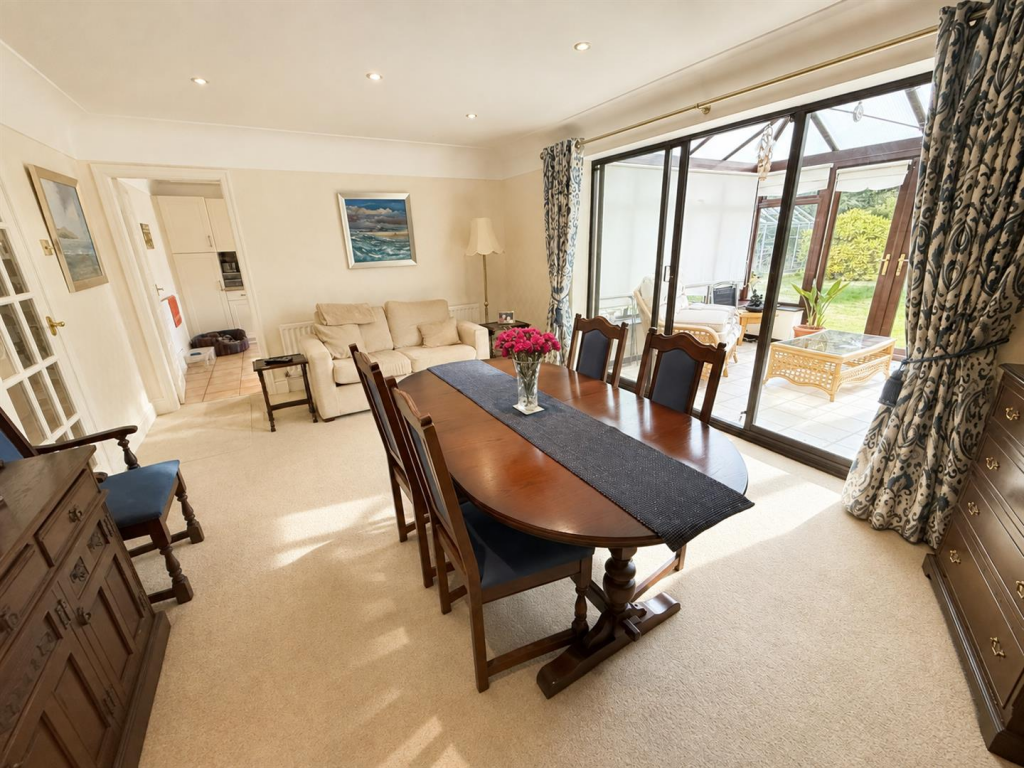 House in Pensby, Liverpool City Region - View 4
