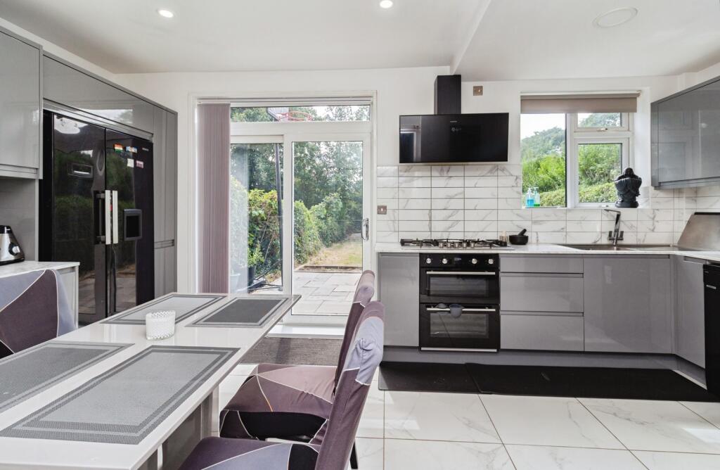 House in Stoke-on-Trent - More