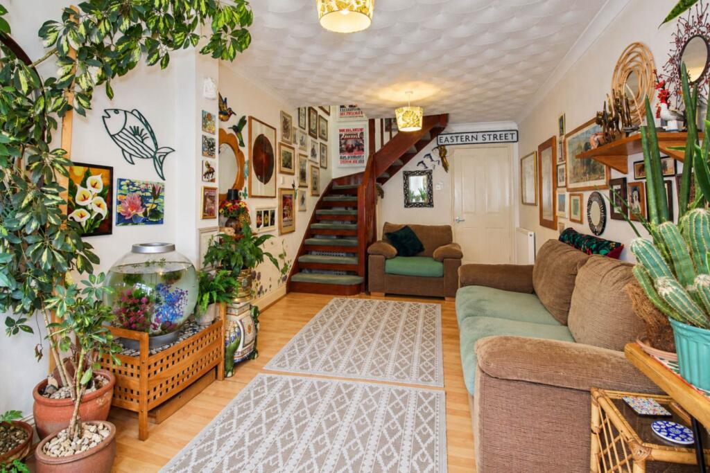 House in Aylesbury, Buckinghamshire - View 5