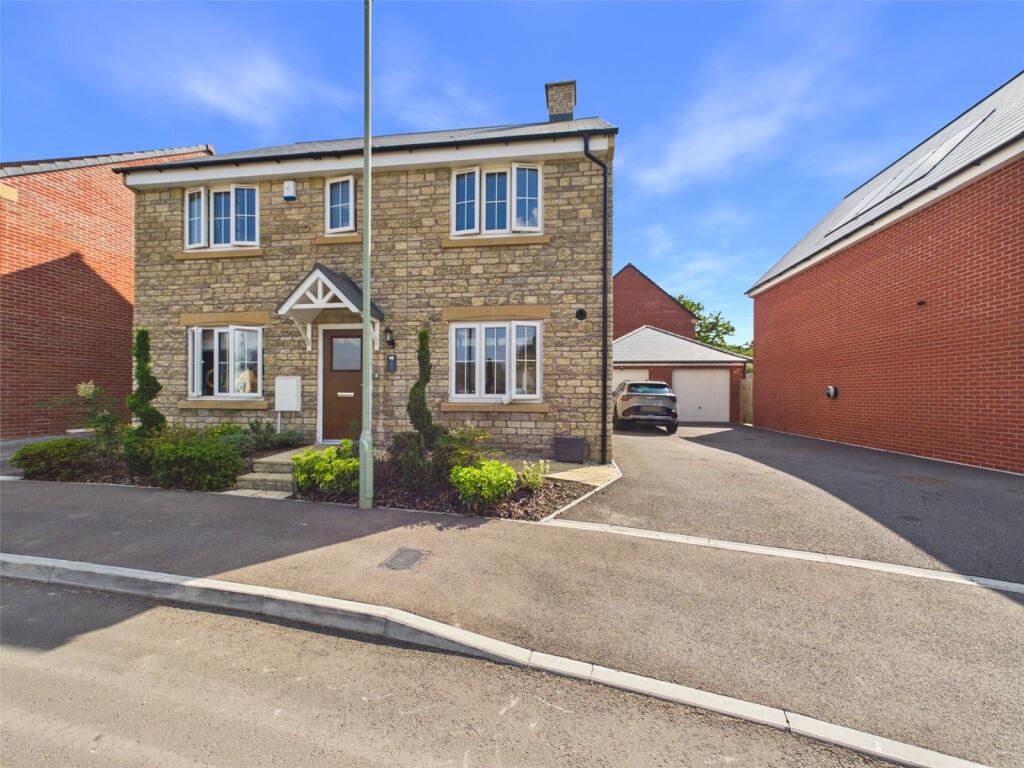 Main image of property: Phipps Drive, Quedgeley, Gloucester, Gloucestershire, GL2