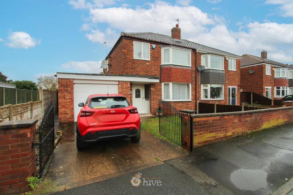 3-bed semi-detached on Robin Hood Crescent, Edenthorpe, Doncaster, DN3, £175,000