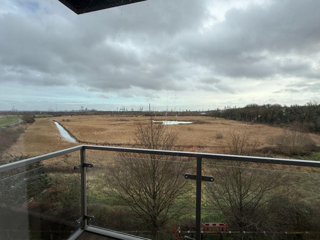 Apartment in Dartford - View 3