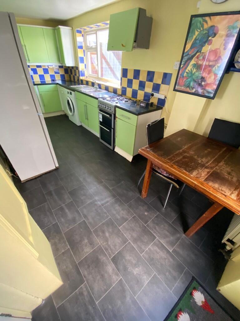 2 bedroom semi-detached house for rent