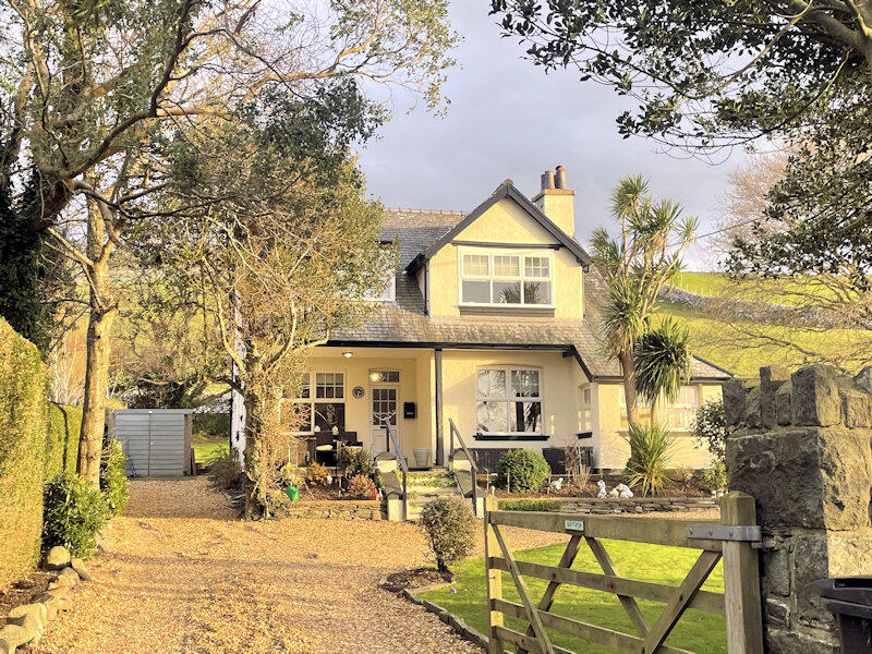 Main image of property: Tan y Fron Llwyngwril, Gwynedd LL37 2JG
